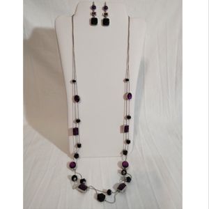 5/$15 White House Black Market Necklace and Earring Set